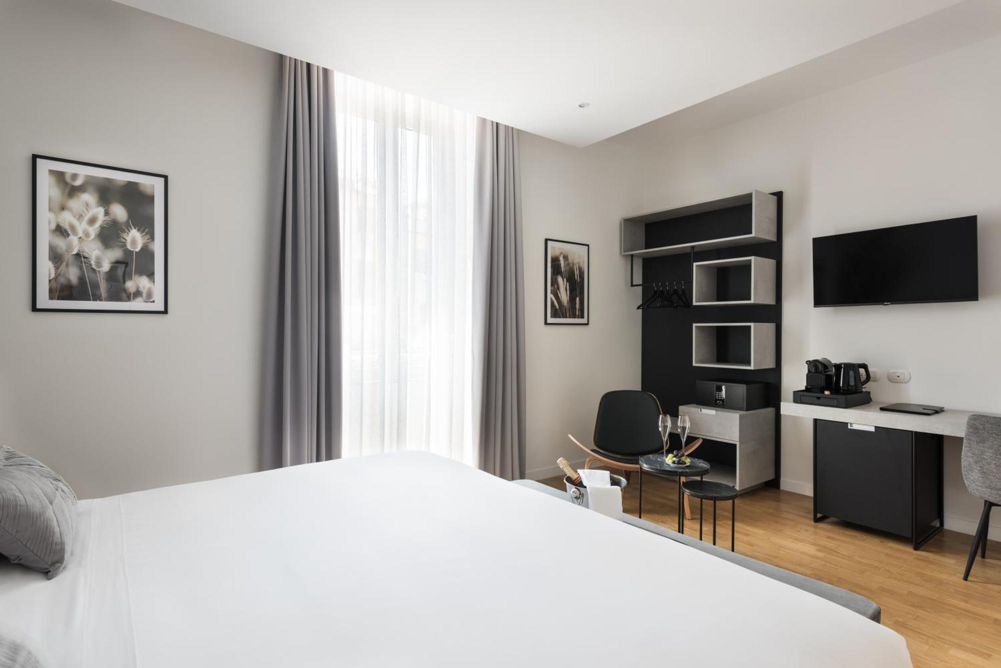 At Forty-One Rome Room photo